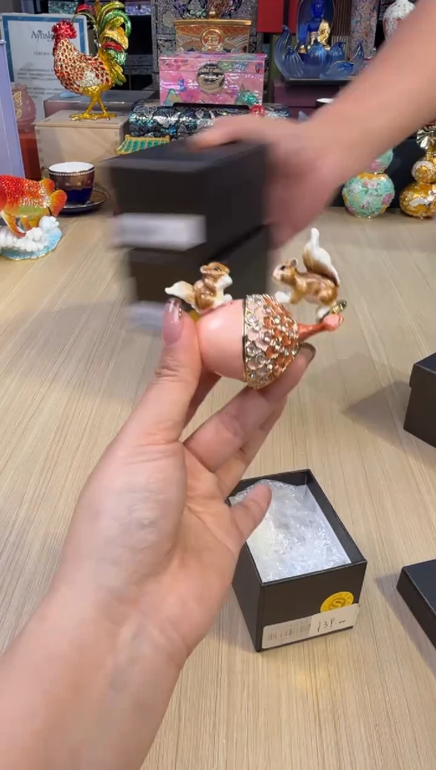 162七宝粉色双松鼠