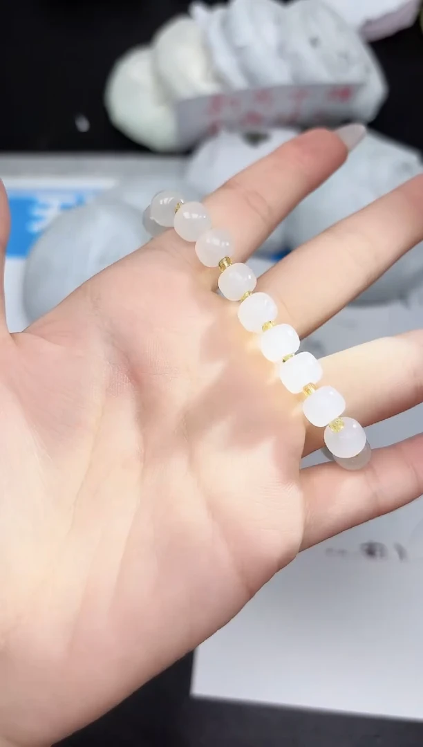 未镶嵌手镯石英质玉000/