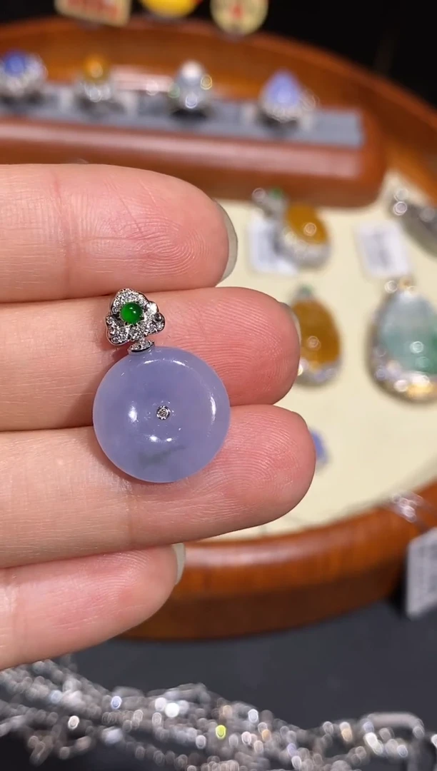 【闪购商品】翡翠吊坠(不含链)18K金镶嵌吊坠