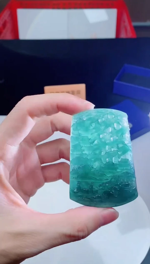 颈饰未镶嵌翡翠    ·