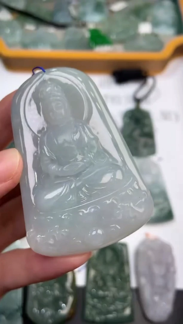 未镶嵌挂件翡翠373935   多人