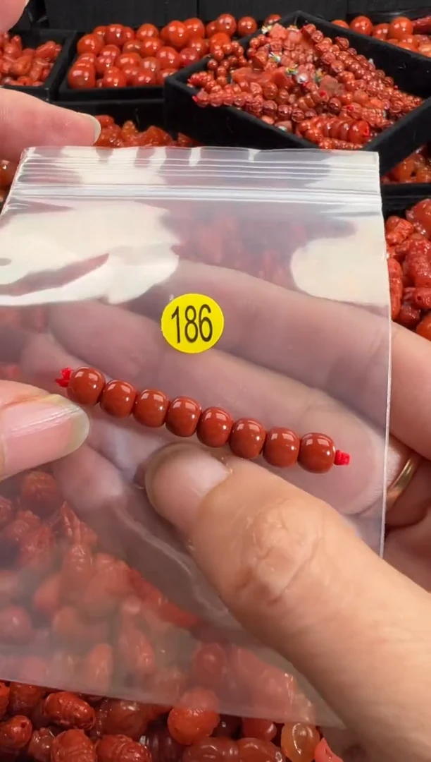 颈饰未镶嵌南红玛瑙1