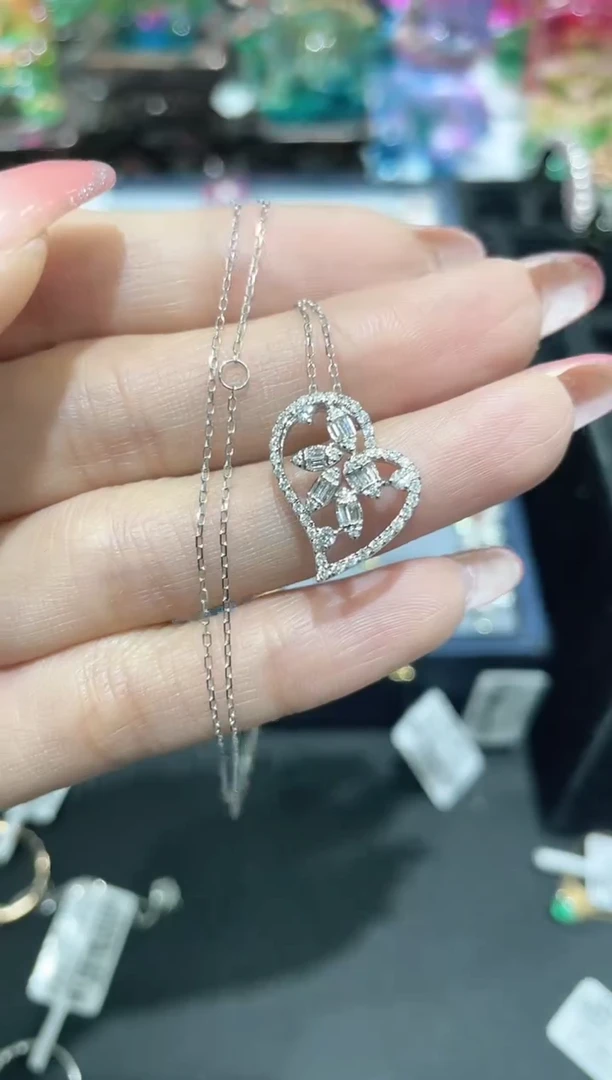 18K金镶嵌项链钻石项链