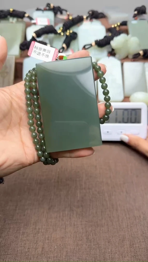 颈饰未镶嵌和田玉1