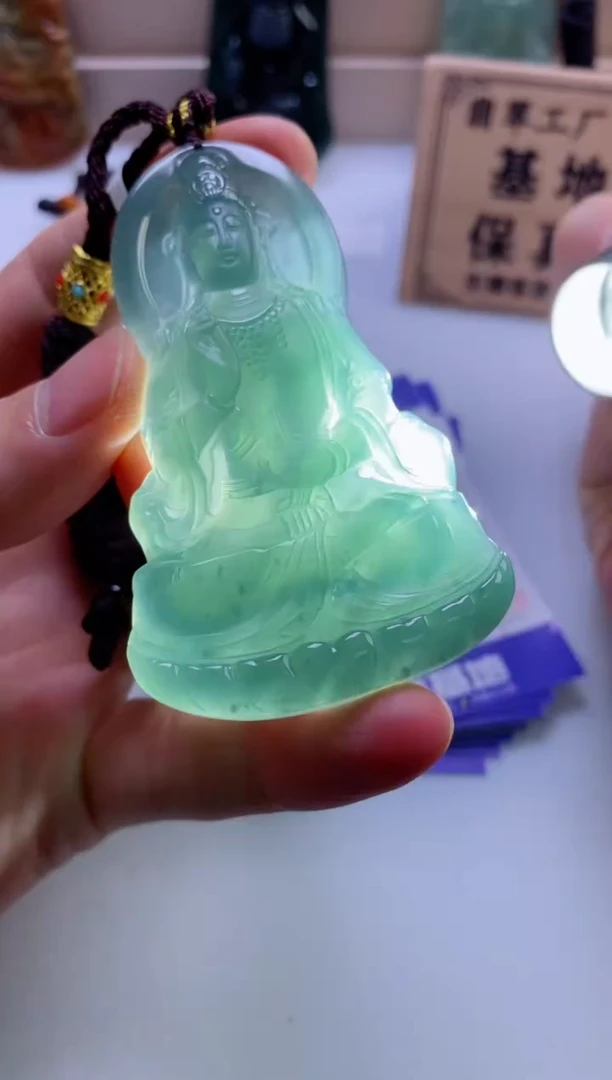 翡翠未镶嵌颈饰