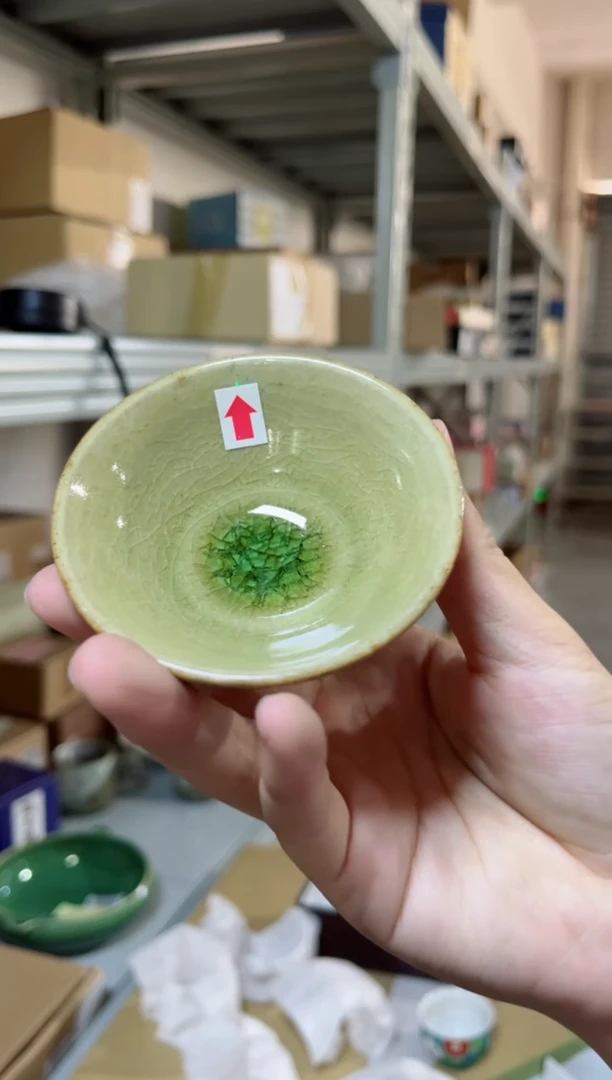 瓷片微瑕不退换-苍地茶盏-杯口有陶土裂纹-有釉色覆盖-不影响使用