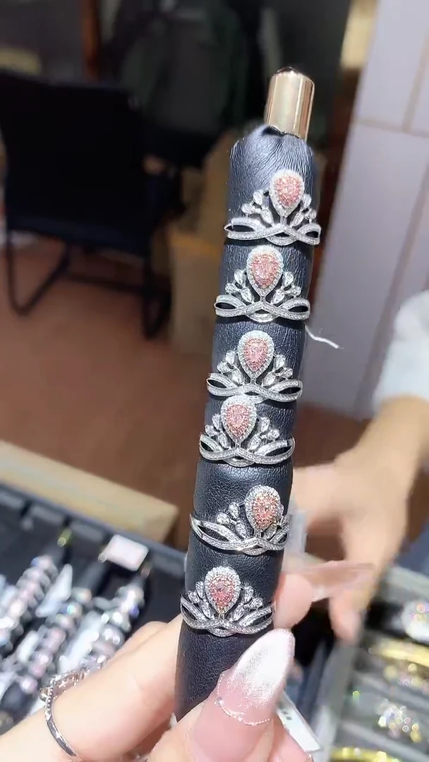 【闪购商品】钻石戒指18K金镶嵌戒指多样性发一