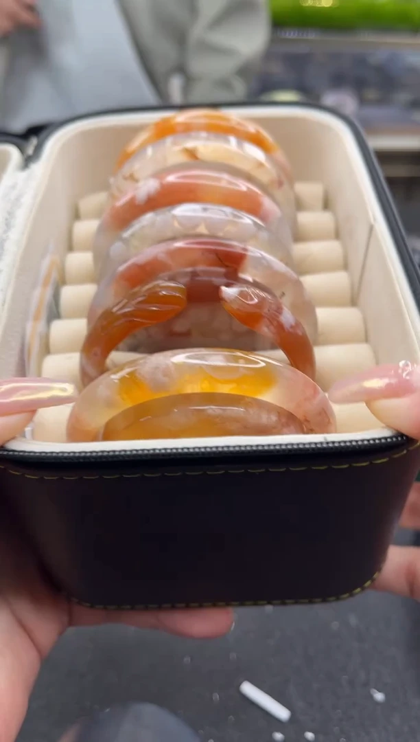 未镶嵌手镯石英质玉尘*丷圈口（赠品镯心）