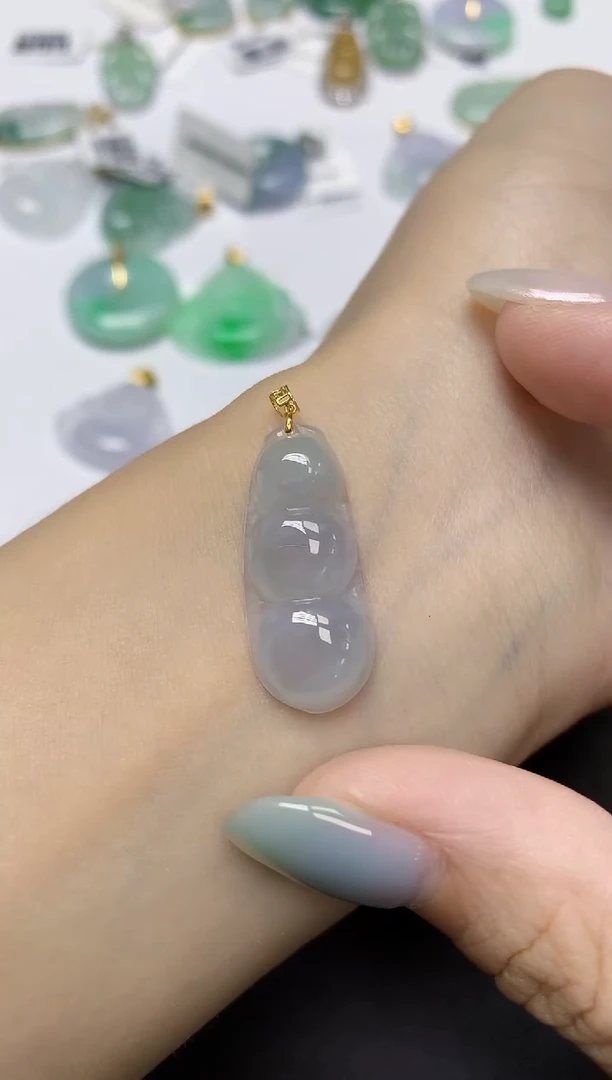 翡翠18K金镶嵌颈饰天然缅甸翡翠A货