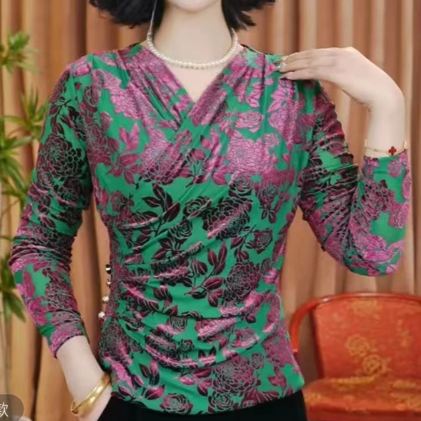 2025春季新品植绒v领显瘦修身百搭小衫