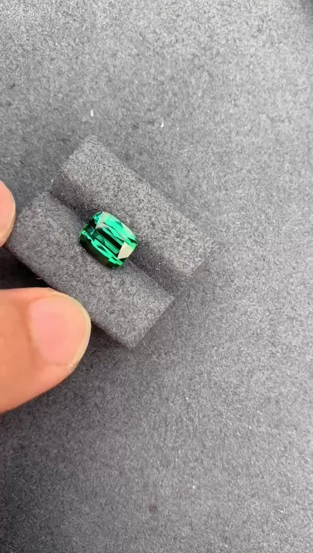 【闪购商品】碧玺裸石未镶嵌2.8ct绿碧玺