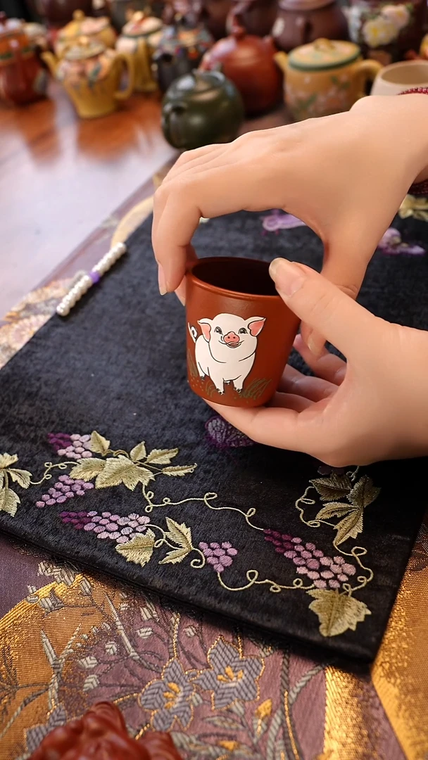 紫砂茶宠朱泥福猪杯