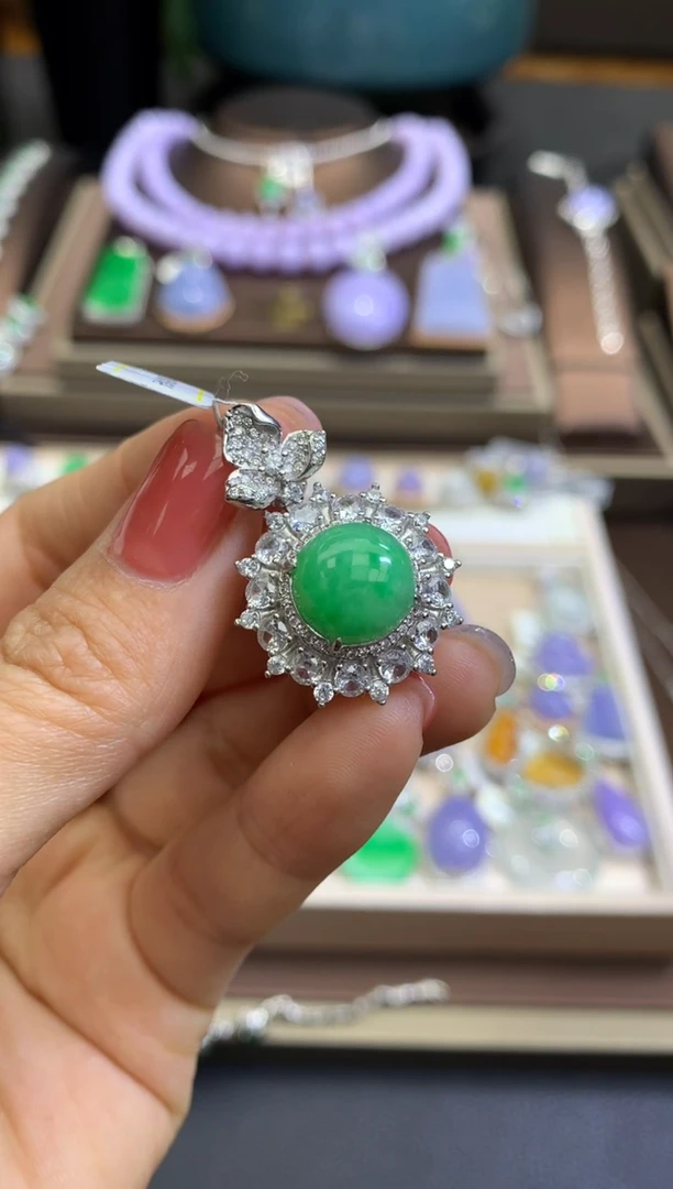 【闪购商品】翡翠挂件银S925镶嵌翡翠