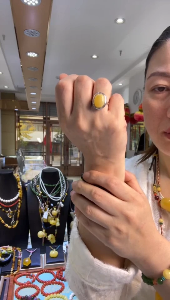 银S925镶嵌蜜蜡戒指蜜蜡戒指