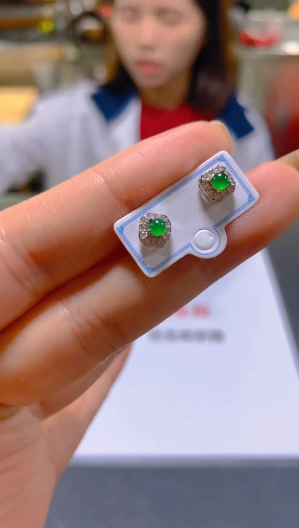 未镶嵌翡翠耳饰多样性发一
