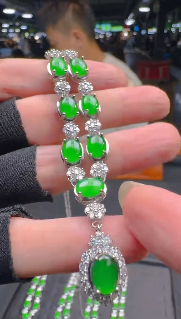 未镶嵌定制翡翠0433467285多样性发货