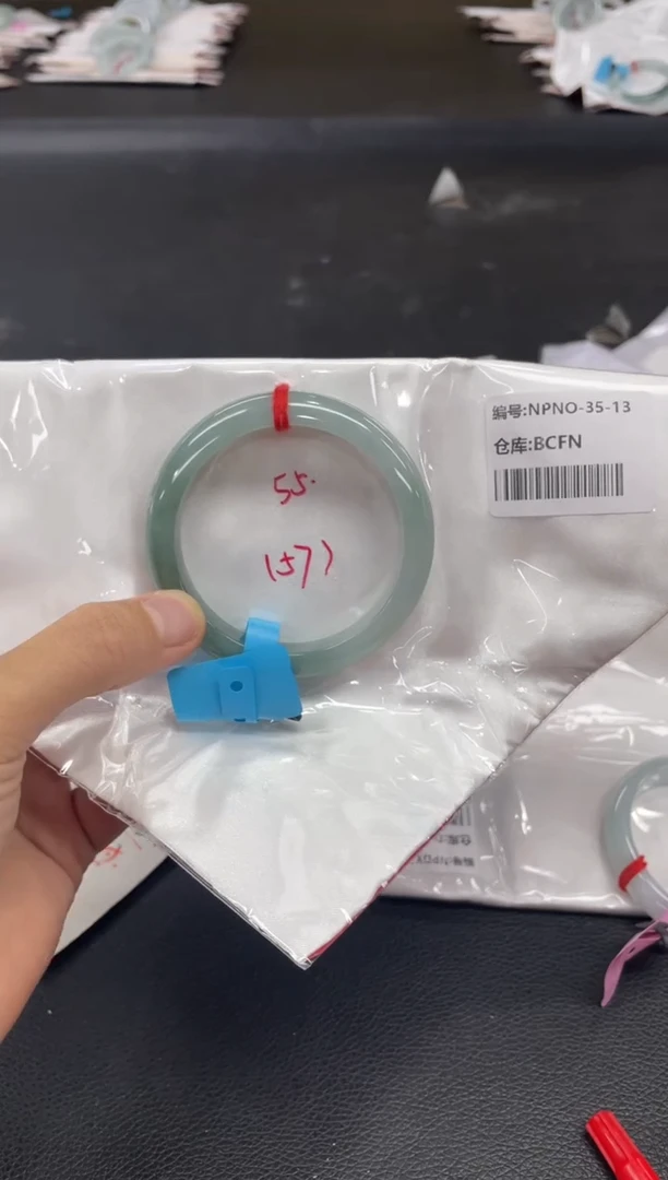 未镶嵌手镯翡翠翡翠手镯