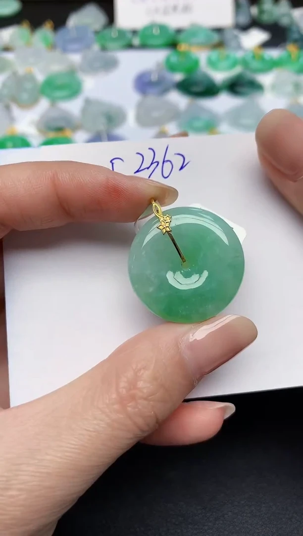 颈饰18K金镶嵌翡翠天然缅甸A货翡翠百元以上9元证书费自理