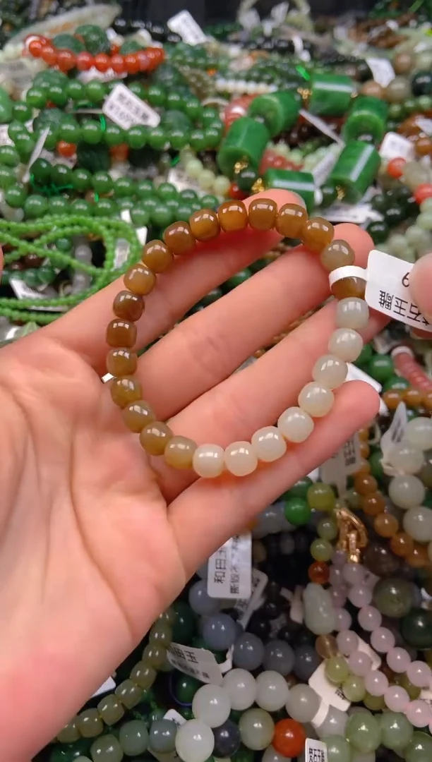 和田玉未镶嵌颈饰1