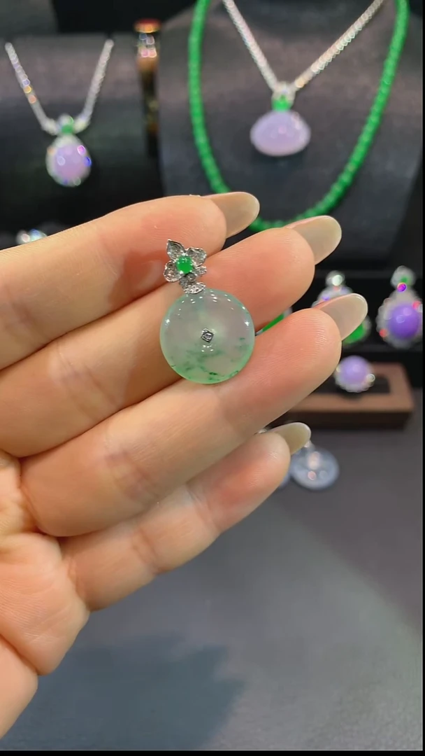 吊坠(不含链)18K金镶嵌翡翠吊坠