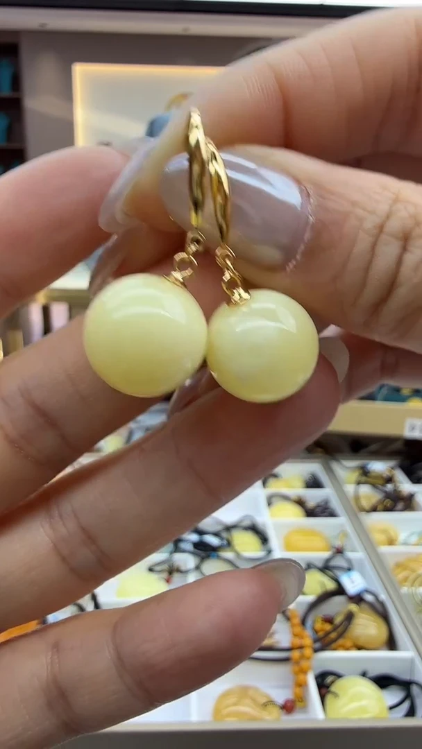 琥珀未镶嵌耳饰111秒拍号 假一罚三