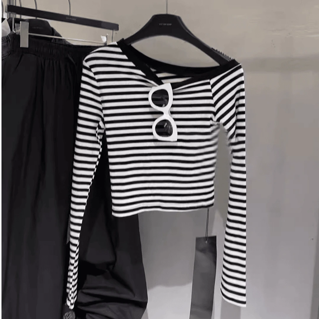 时尚撞色条纹斜肩露锁骨长袖T恤女秋修身韩系chic打底衫短款上衣