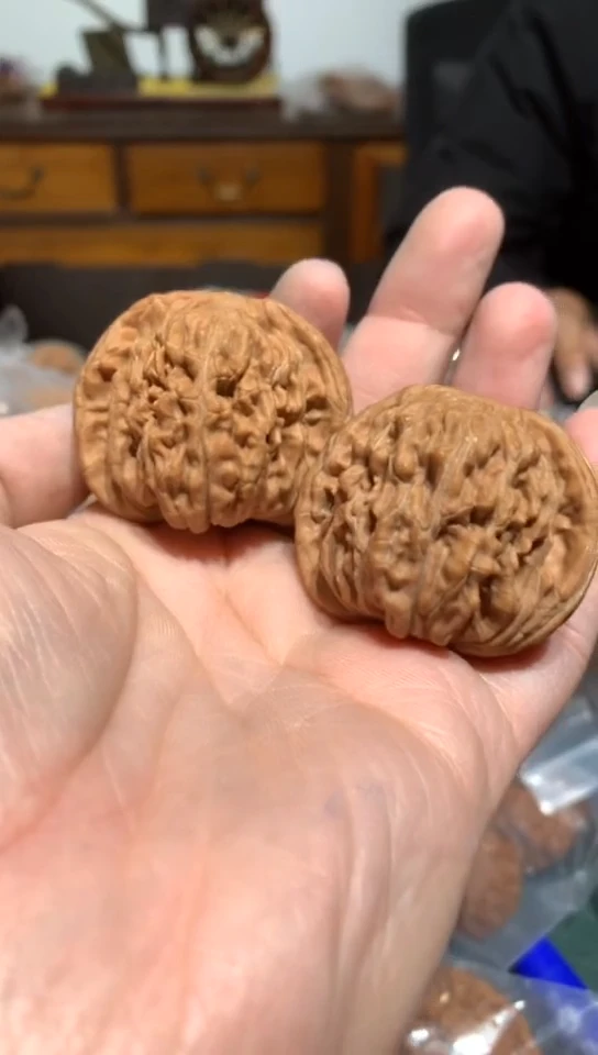 【闪购商品】文玩核桃吊坠四座楼核桃