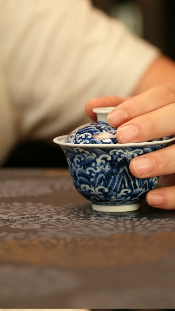 中式不合缝江崖海水盖碗