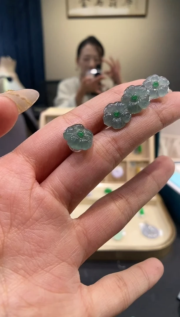 【闪购商品】翡翠吊坠(不含链)银S925镶嵌耳钉 多样性发其一