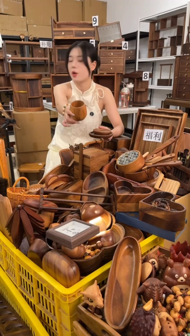 微瑕实木大度杯子