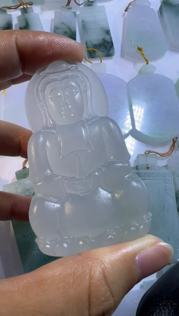 未镶嵌定制翡翠观音