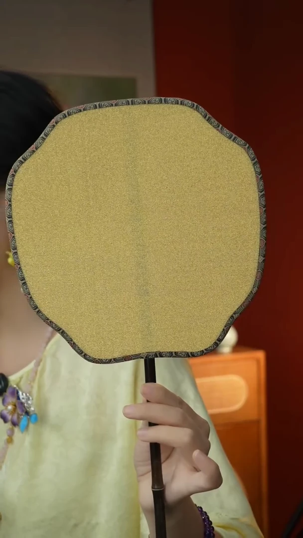 刺绣非遗缂丝团扇