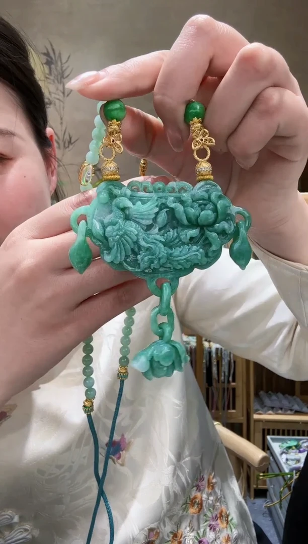 【闪购商品】翡翠颈饰未镶嵌吊坠