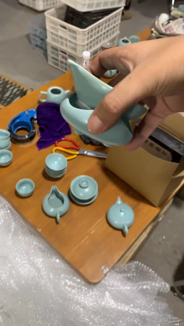 茶壶、盖碗、主人杯、客杯（轻轻微瑕介意勿拍）