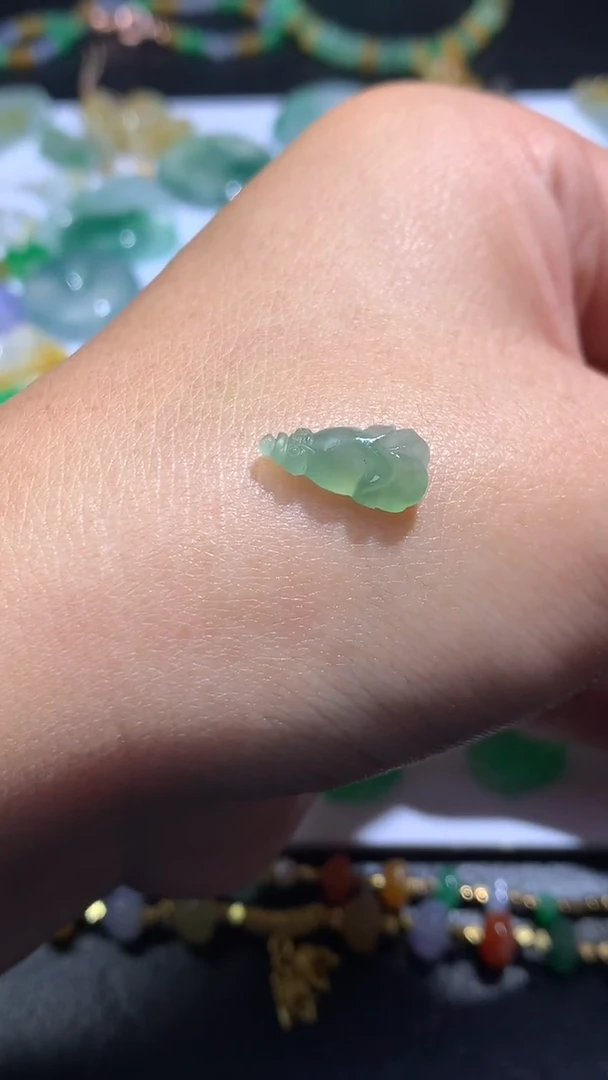 未镶嵌定制翡翠毛货