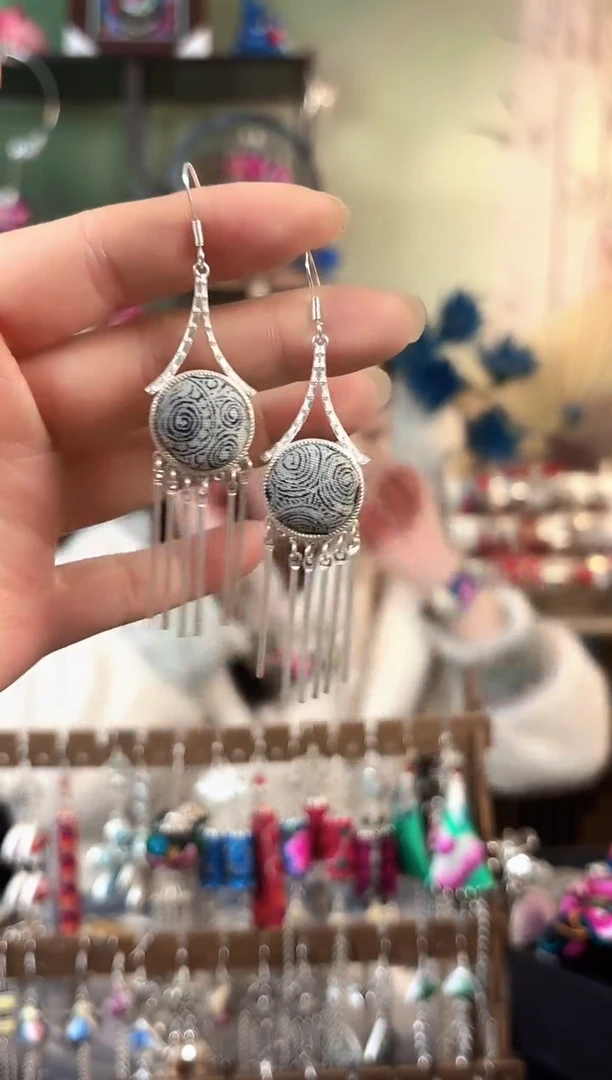 彩云南阁非遗老绣苗银饰品568