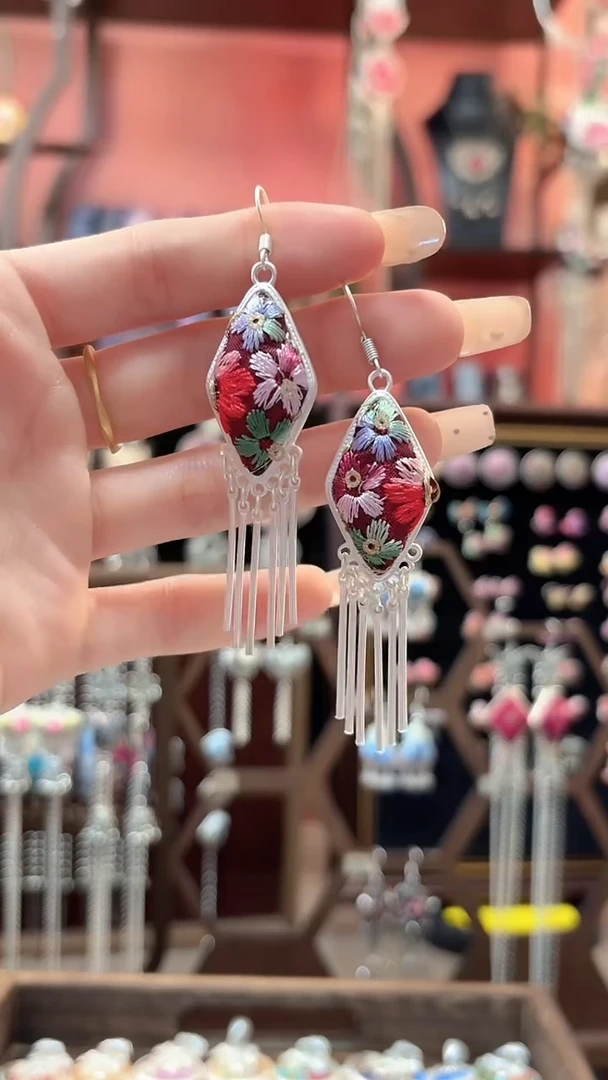 织绣 云织谣民族风精美饰品   184*