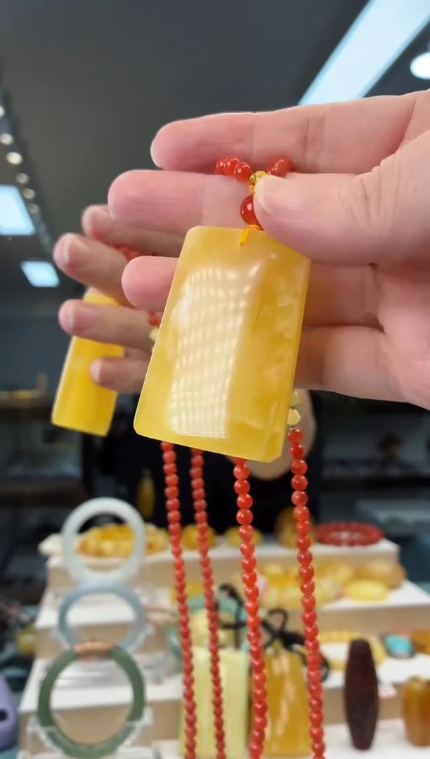 琥珀颈饰未镶嵌无事牌吊坠