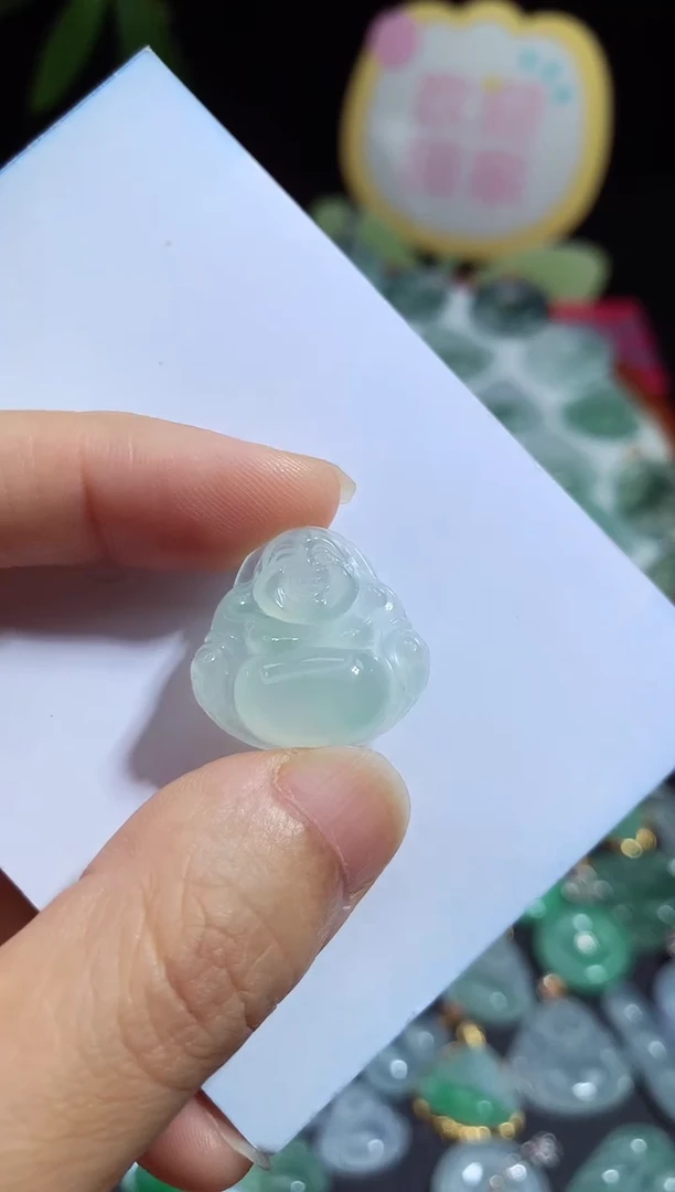 翡翠未镶嵌颈饰佛公