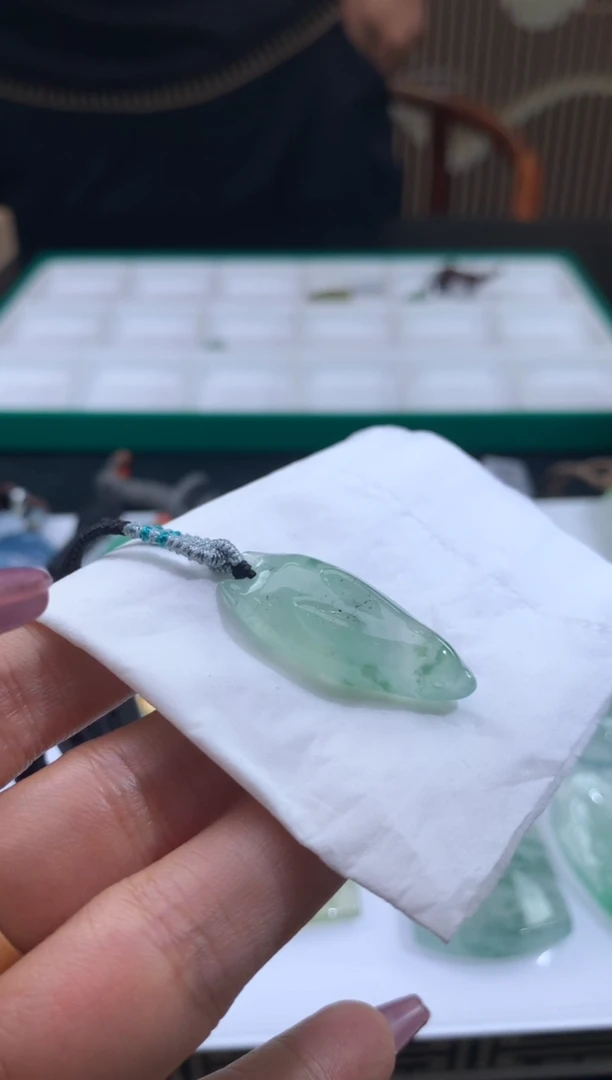 颈饰未镶嵌翡翠雪****院翡翠