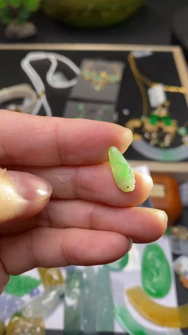颈饰未镶嵌翡翠净货34066