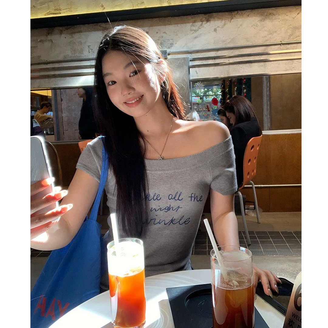 【女高】夏季短款上衣修身气质辣妹显瘦一字肩T恤 8568显瘦t恤