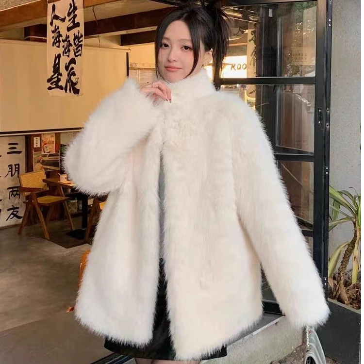 2024秋冬新款百百轻奢韩版兔兔时尚长款网红气质外套2410