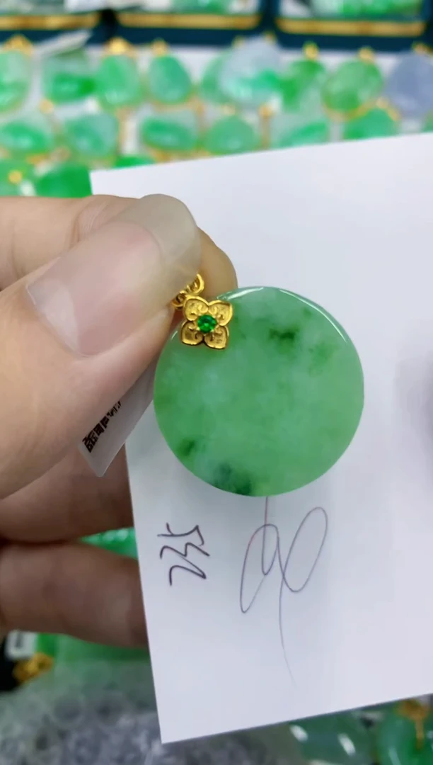 翡翠未镶嵌颈饰1111111111