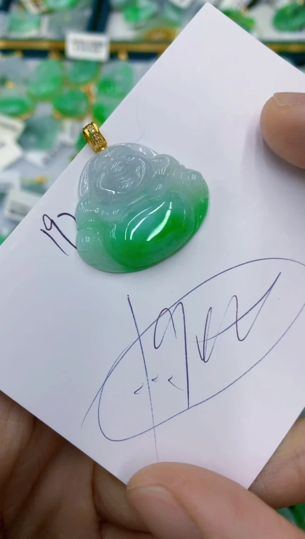 翡翠18K金镶嵌颈饰1111111111