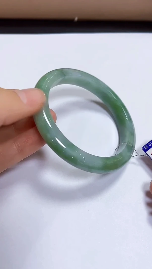 颈饰未镶嵌翡翠58手镯