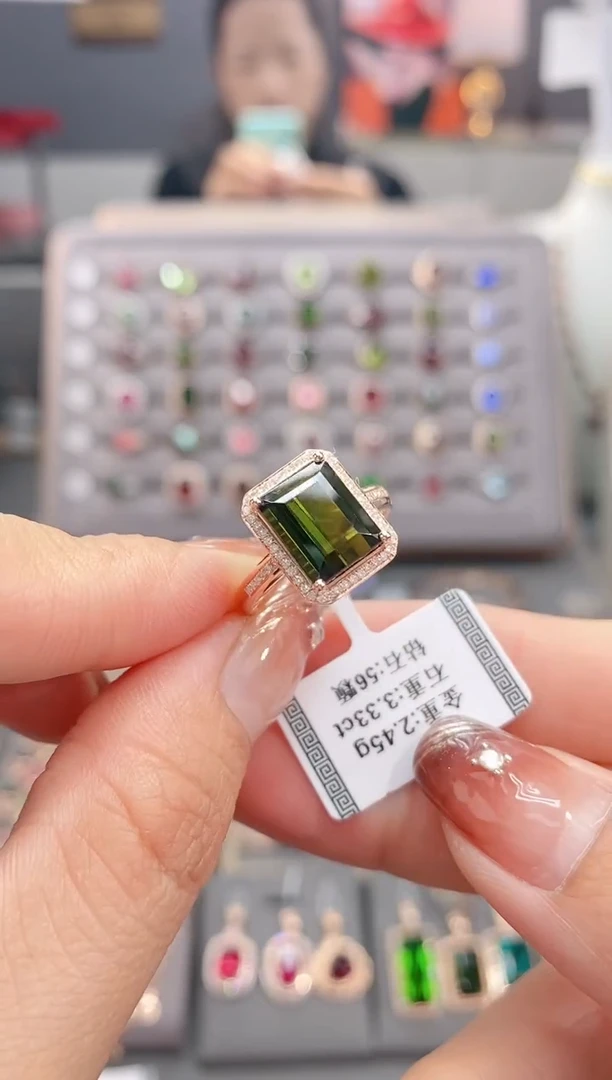 18K金镶嵌戒指碧玺3.33