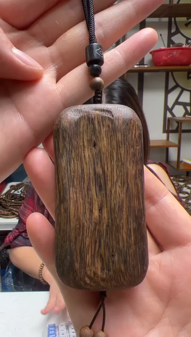 吊坠沉香28克老料金沙叶吊坠