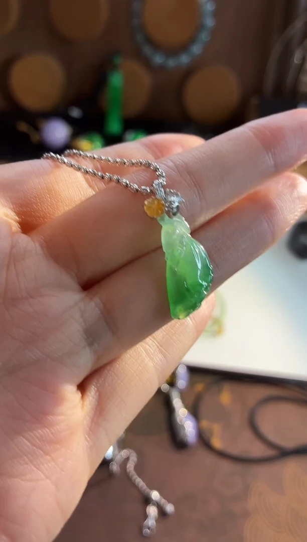 吊坠(不含链)18K金镶嵌翡翠吊坠