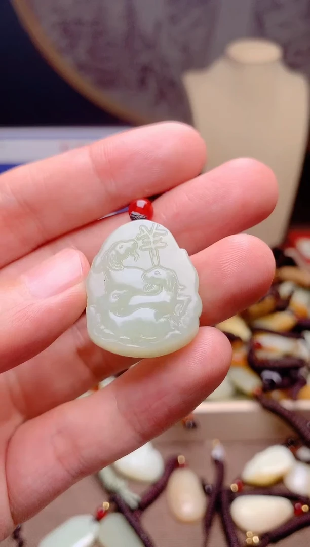 和田玉未镶嵌颈饰1